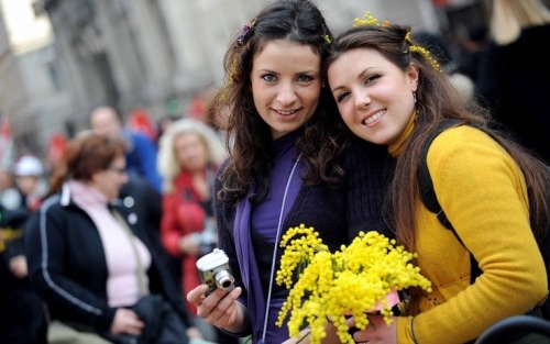 8 marzo: dall’Europa una spinta alla lotta per la parità