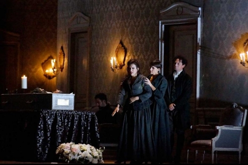 ALLA FENICE UN “DON GIOVANNI” FRENETICO E CIMITERIALE