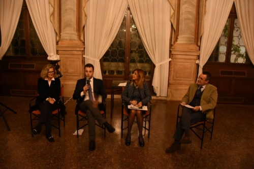 Venezia si fa anello di congiunzione tra arte e industria