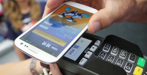 Lo smartphone soppianta pure il Bancomat (e sparisce il pin)