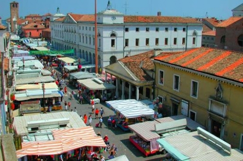 Fiva Confcommercio: Comuni in ordine sparso per i mercati
